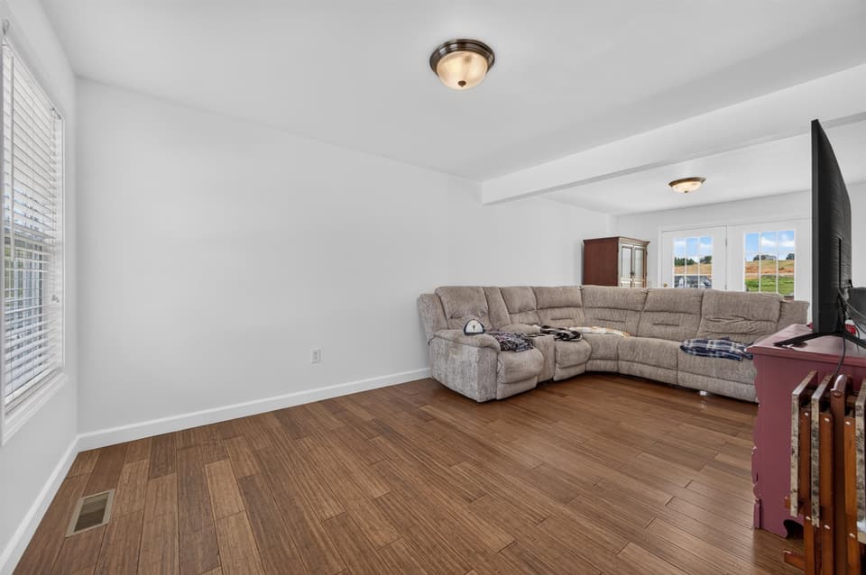 230 Chelsea Loop, photo 6 of 40