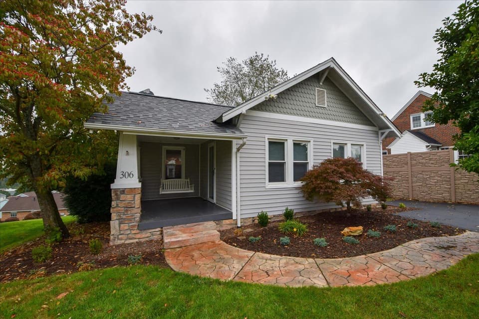 306 S Franklin St, Christiansburg, VA