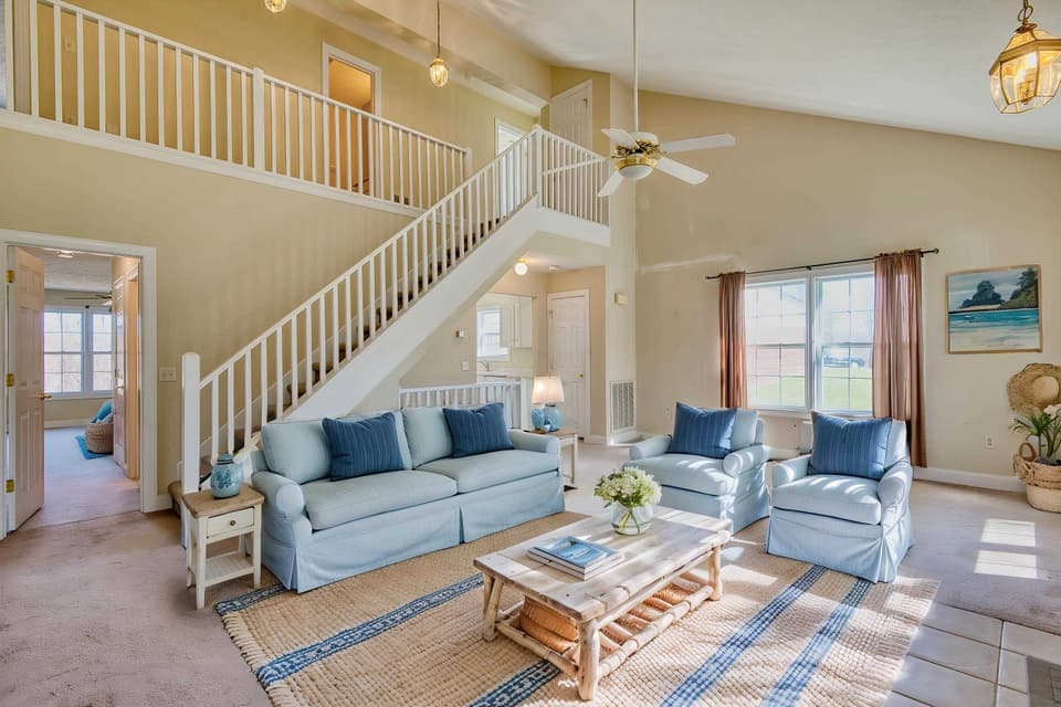 495 Gold Leaf Drive, photo 5 of 40