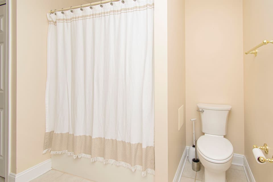 610 Oak Tree Boulevard, photo 17 of 37