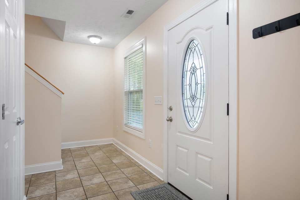 1555 Sherwood Drive, photo 11 of 40