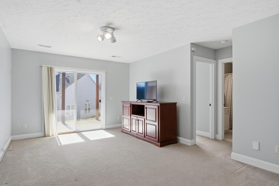 310 Pin Oak Drive, photo 22 of 40