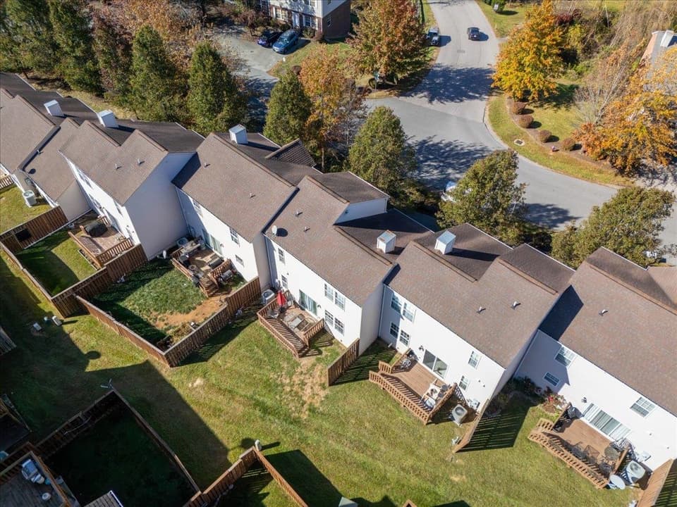940 Oaktree Boulevard, photo 27 of 30