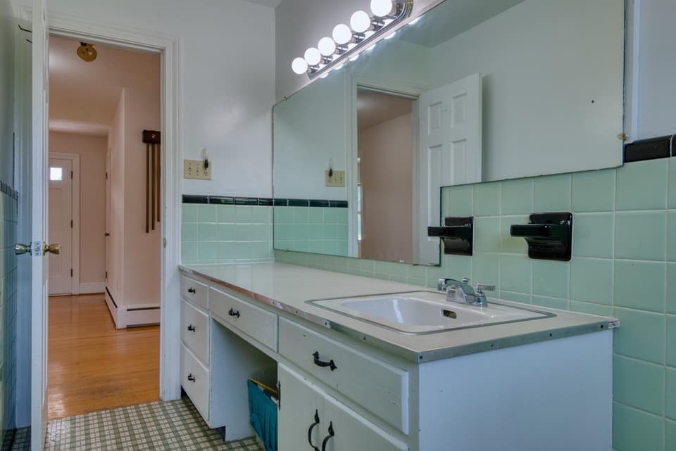 108 Roseland Drive, photo 35 of 40
