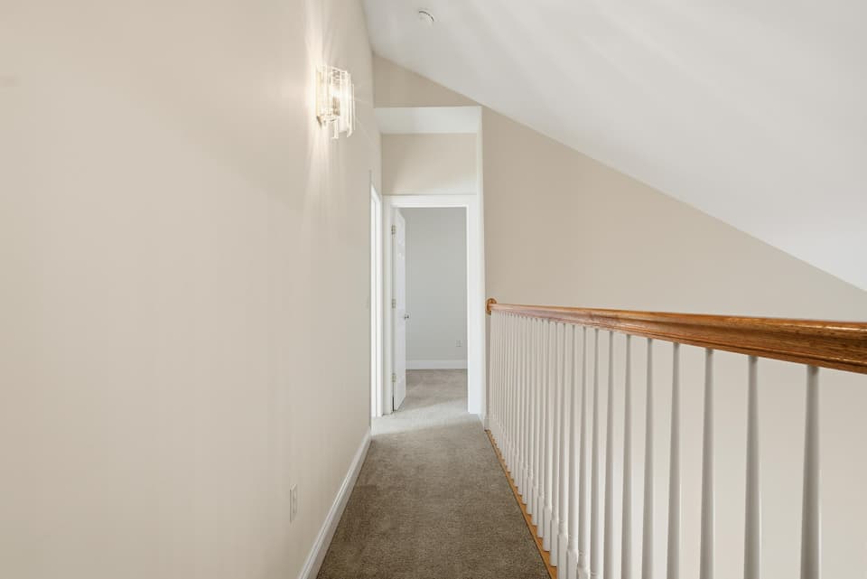 380 Oaktree Boulevard, photo 26 of 40