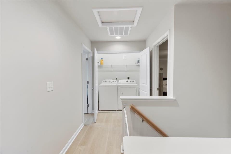 990 Holland Loop NW, photo 22 of 40
