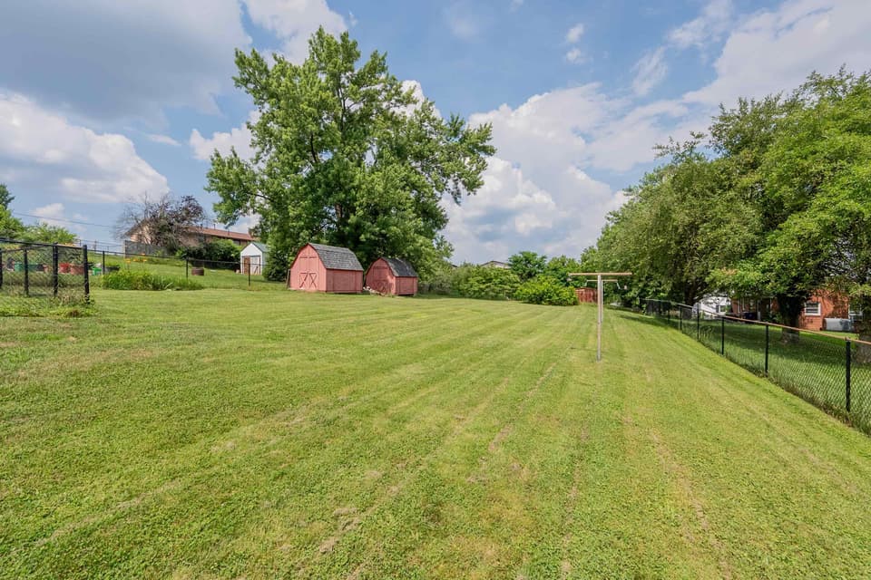 220 Clearview Drive, photo 31 of 34