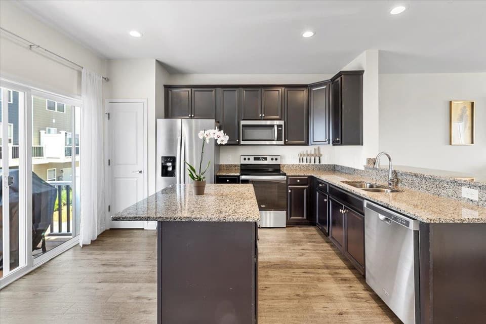465 John Adams Drive, photo 14 of 40
