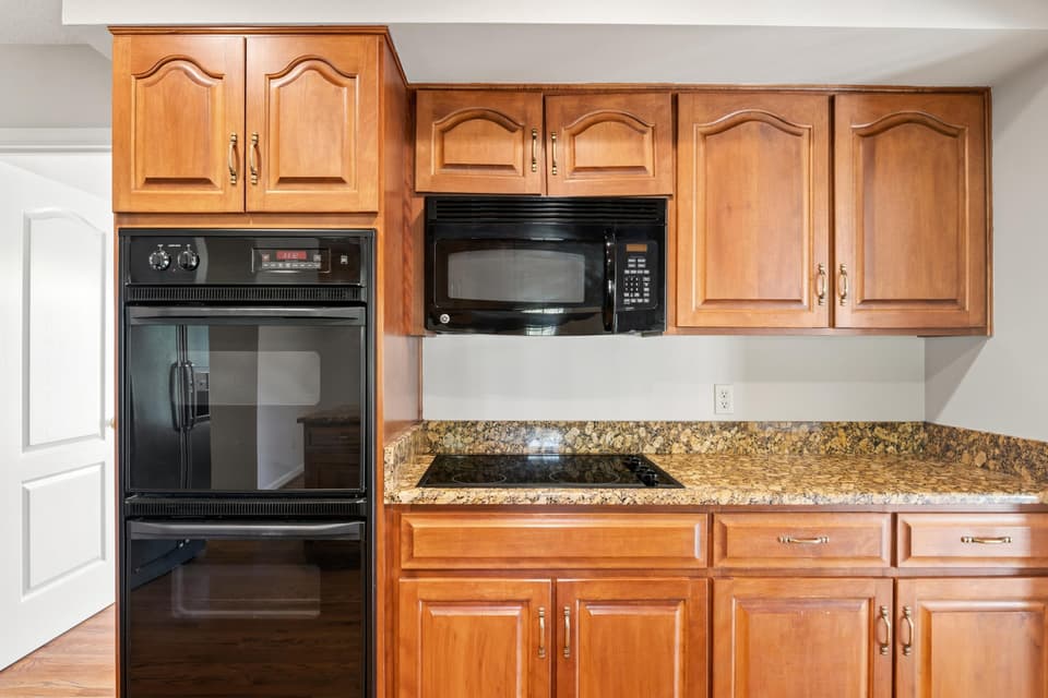 175 Ruby Court, photo 17 of 40