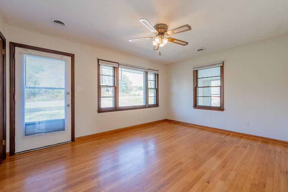 1747 Mud Pike Road, photo 6 of 40