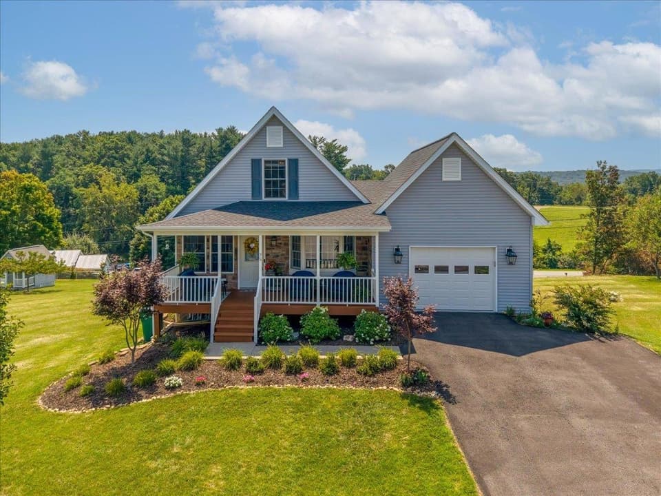 75 Copper Beach Court, photo 2 of 40
