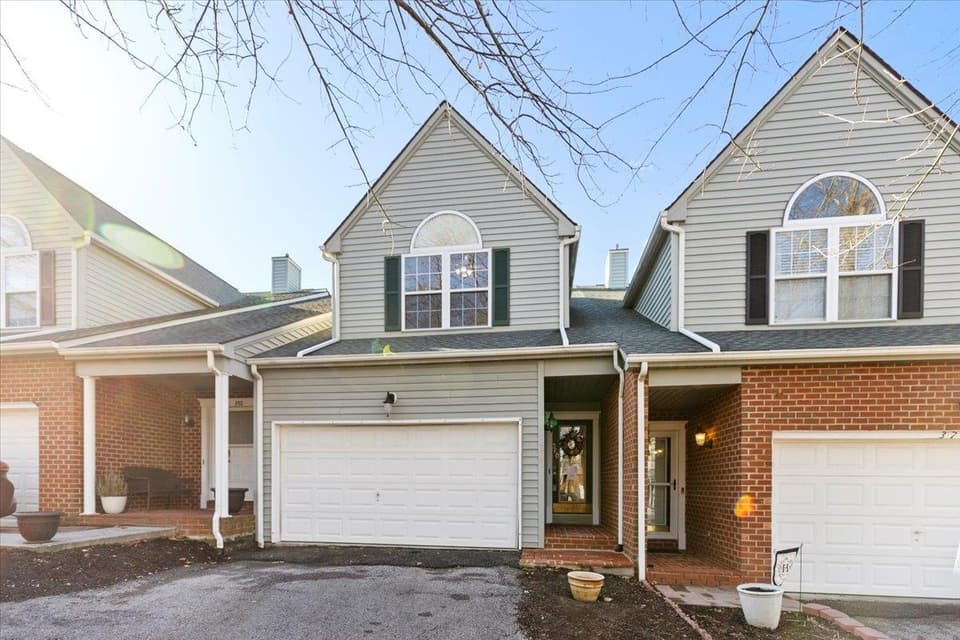 360 Gold Leaf Drive, photo 5 of 40