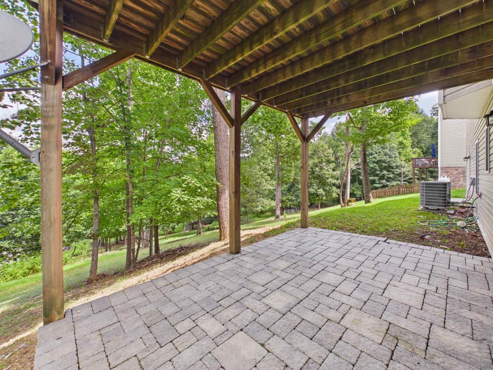 1130 Crosscreek Drive, photo 7 of 40