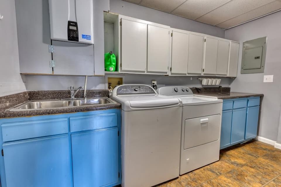 1460 West View Drive, photo 21 of 28