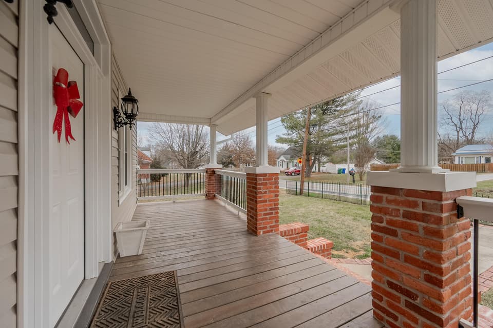 208 Alleghany Street, photo 7 of 40