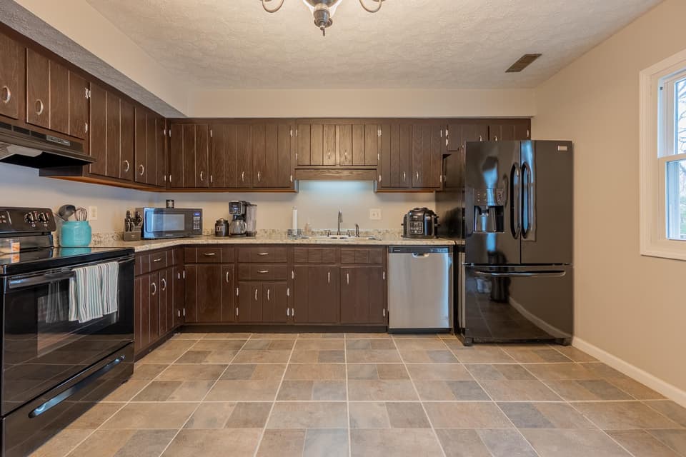 315 Cherokee Drive Unit A, photo 11 of 40