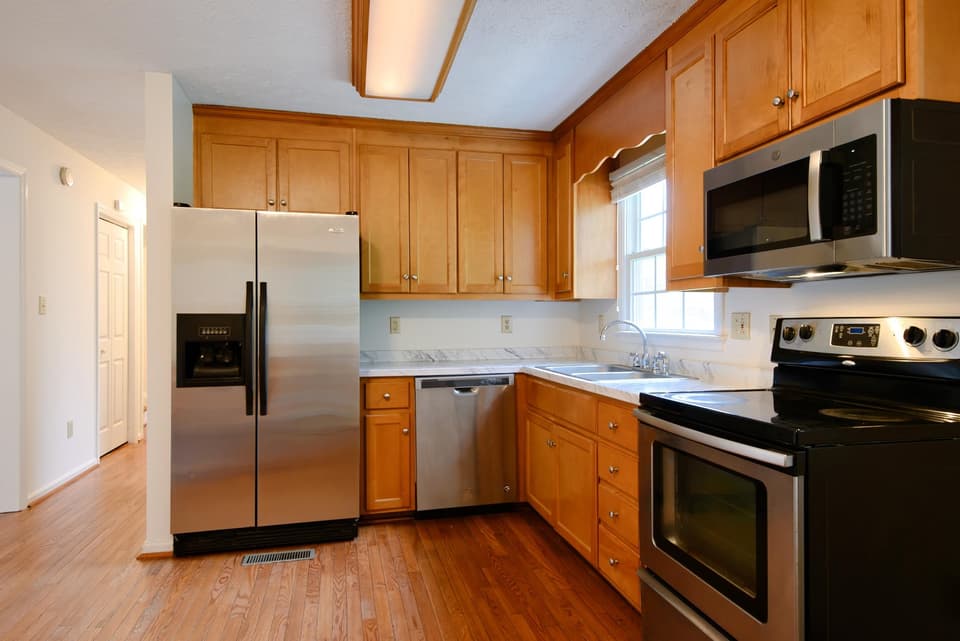 355 Overland Drive, photo 10 of 29