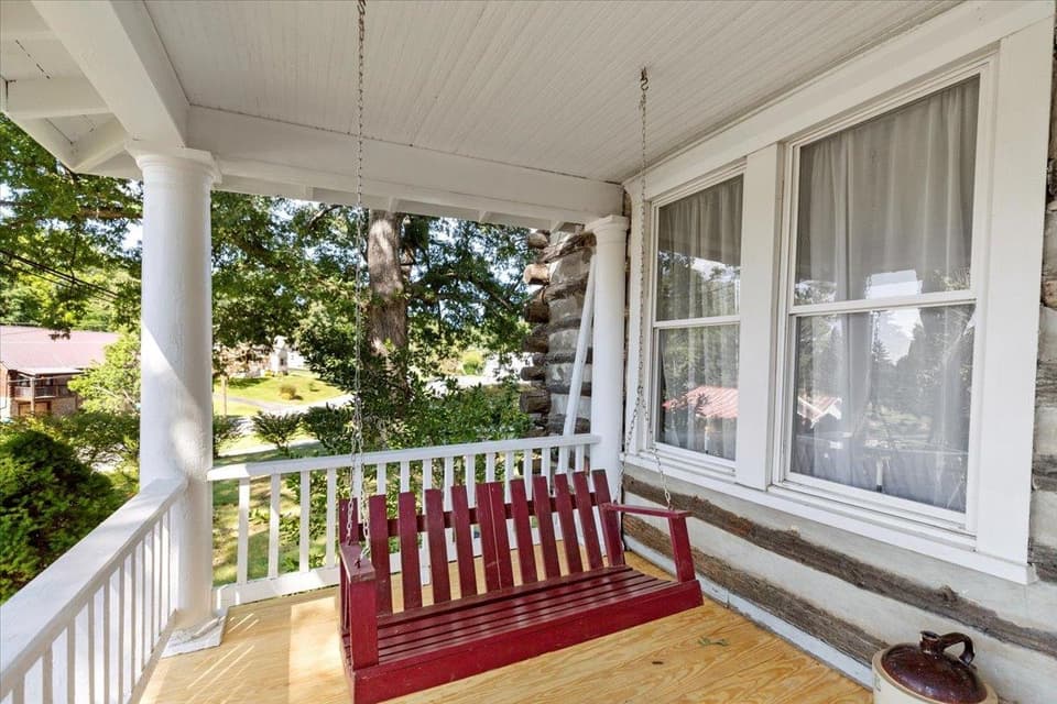 510 Ellett Road NE, photo 9 of 40