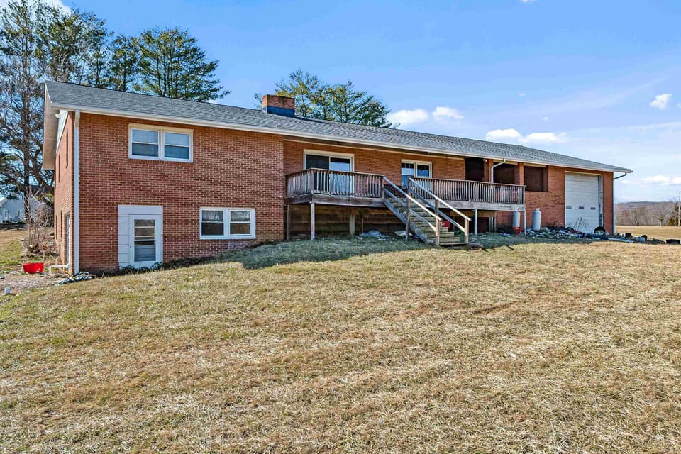 575 Stafford Drive, photo 3 of 40