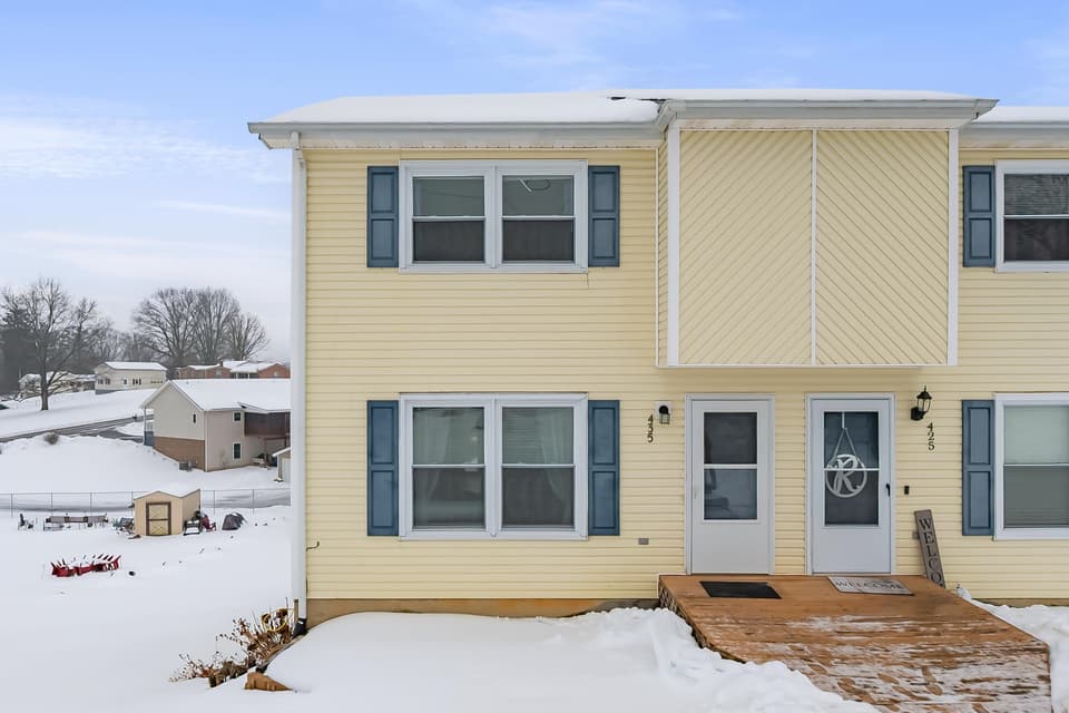 435 Cherokee Drive, photo 3 of 40