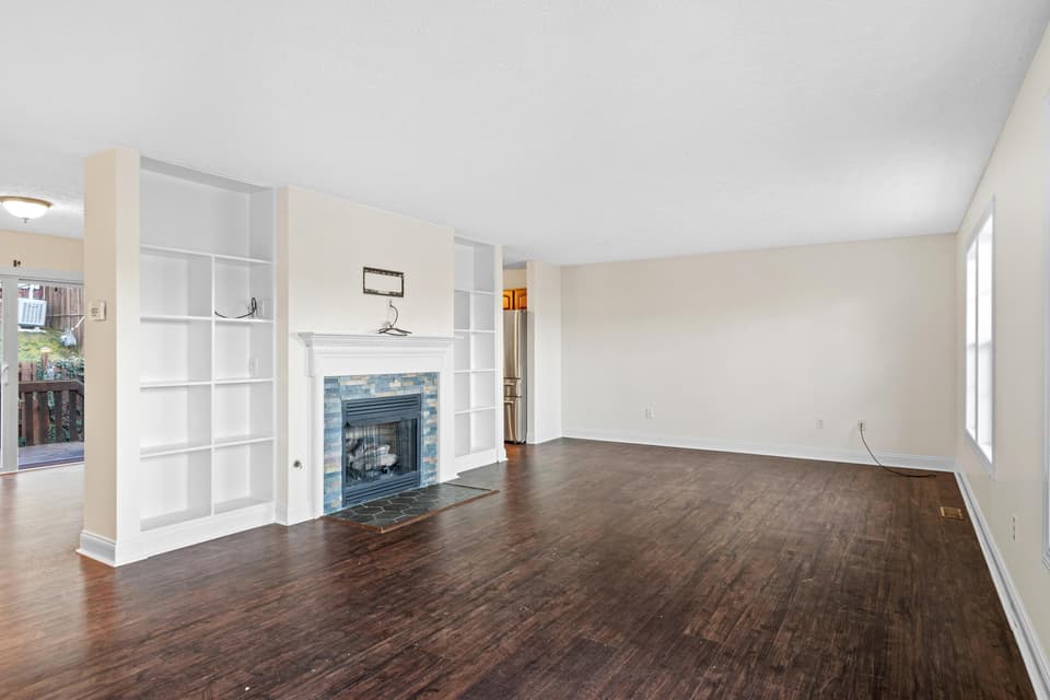 560 Oak Tree Boulevard, photo 7 of 40