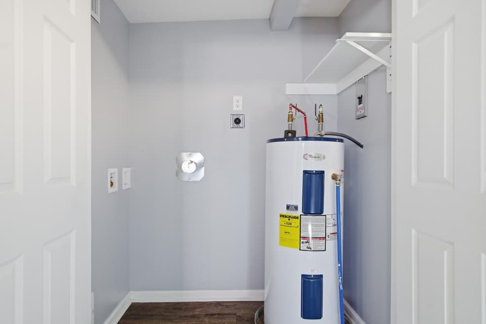 1050 Harless Street NE, photo 14 of 31