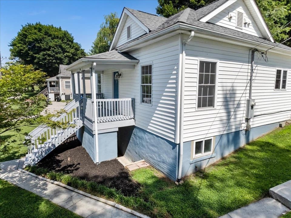 760 Church Street, photo 4 of 40