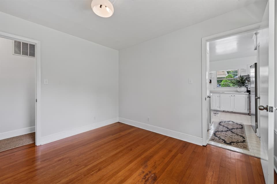 107 Roseland Drive, photo 26 of 40
