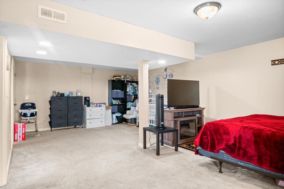 326 Rolling Hills Drive, photo 23 of 40