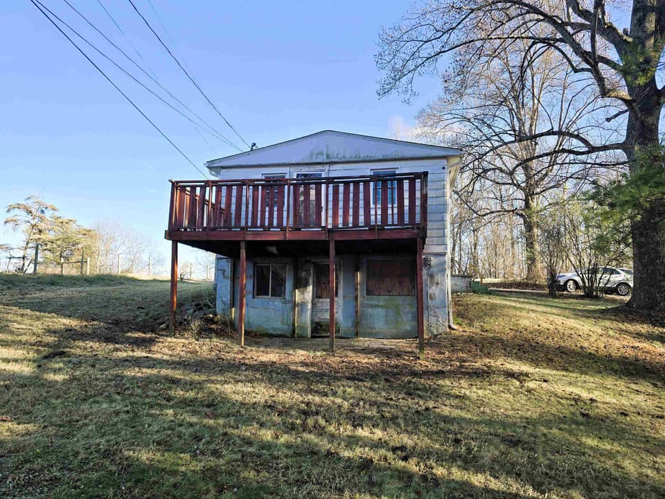 208 Easy Street, photo 5 of 39
