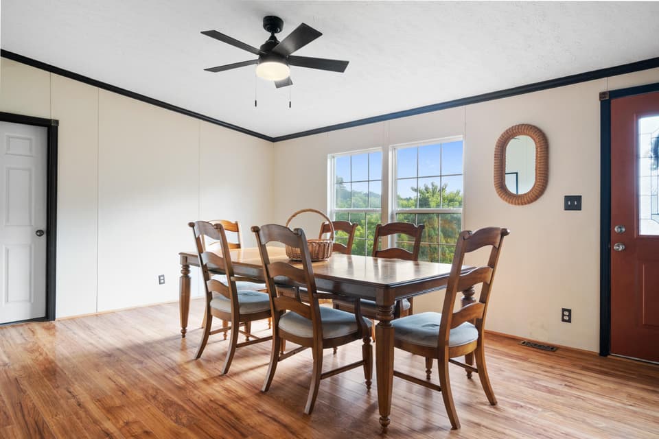 678 Peachtree Hill, photo 14 of 40