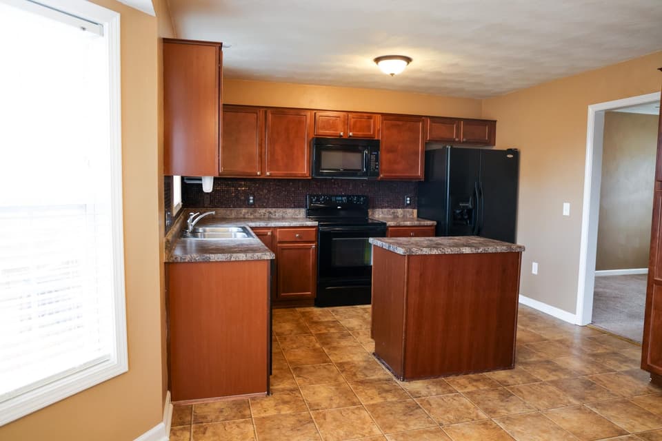 505 Keystone Drive, photo 7 of 40