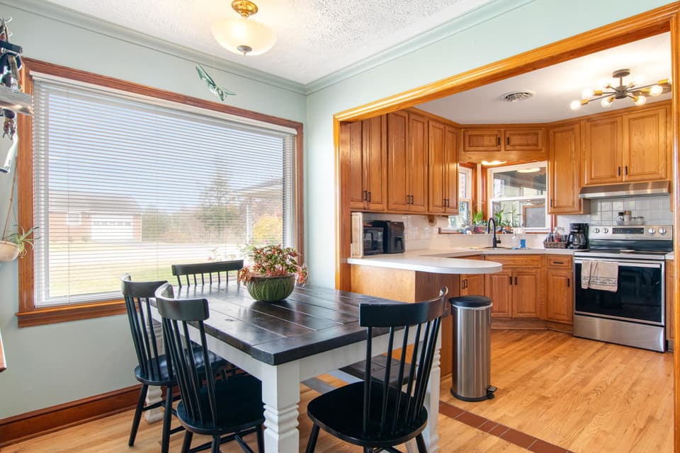 1595 Gallimore Street, photo 10 of 40