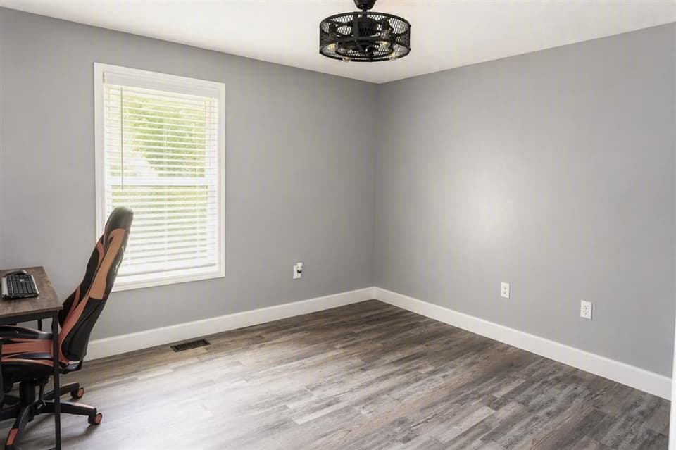 455 Stone Street, photo 16 of 36