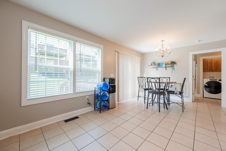 780 Oaktree Boulevard, photo 29 of 40