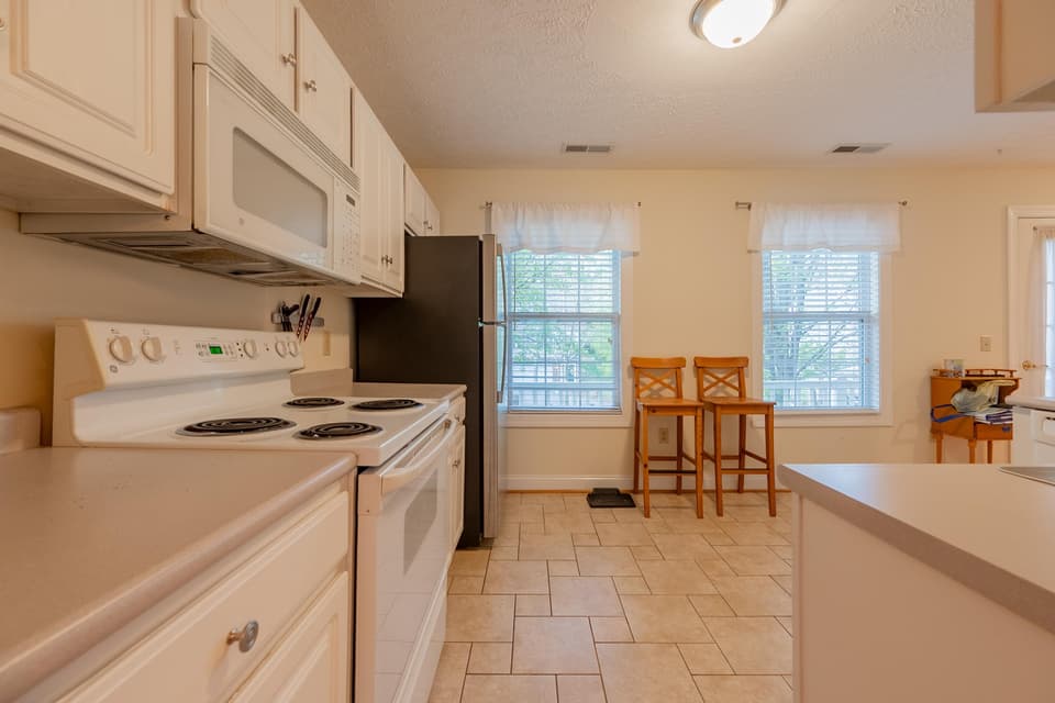 405 Silver Leaf Drive, photo 17 of 36