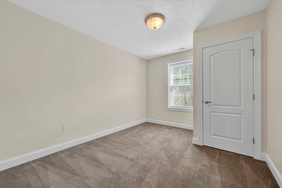 335 Robin Hood Drive, photo 32 of 40