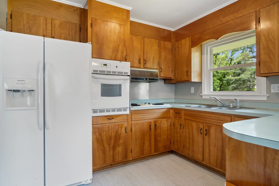 660 Colhoun Street, photo 12 of 35