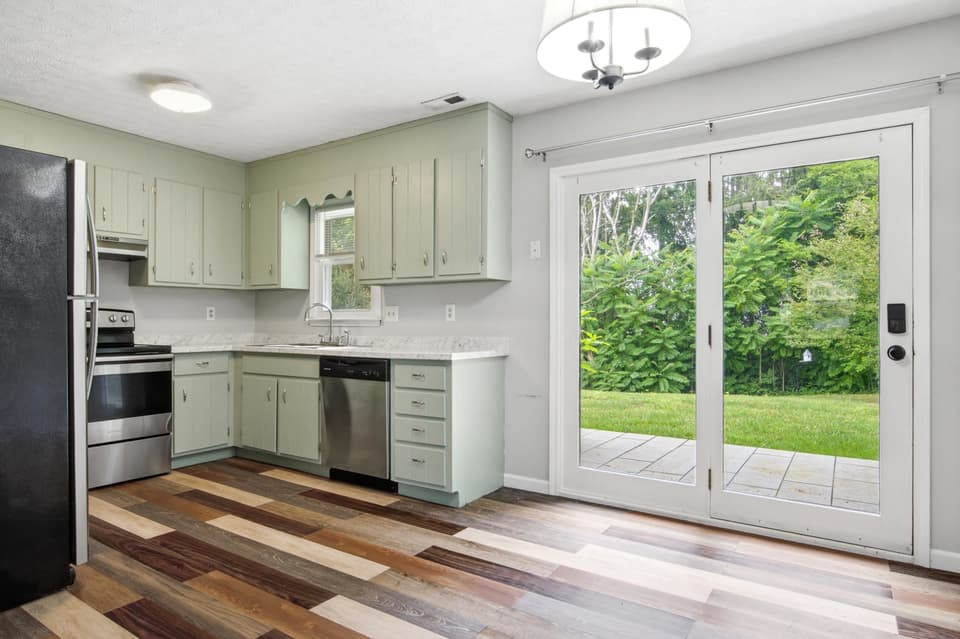 315 Cherokee Drive Unit B, photo 10 of 32