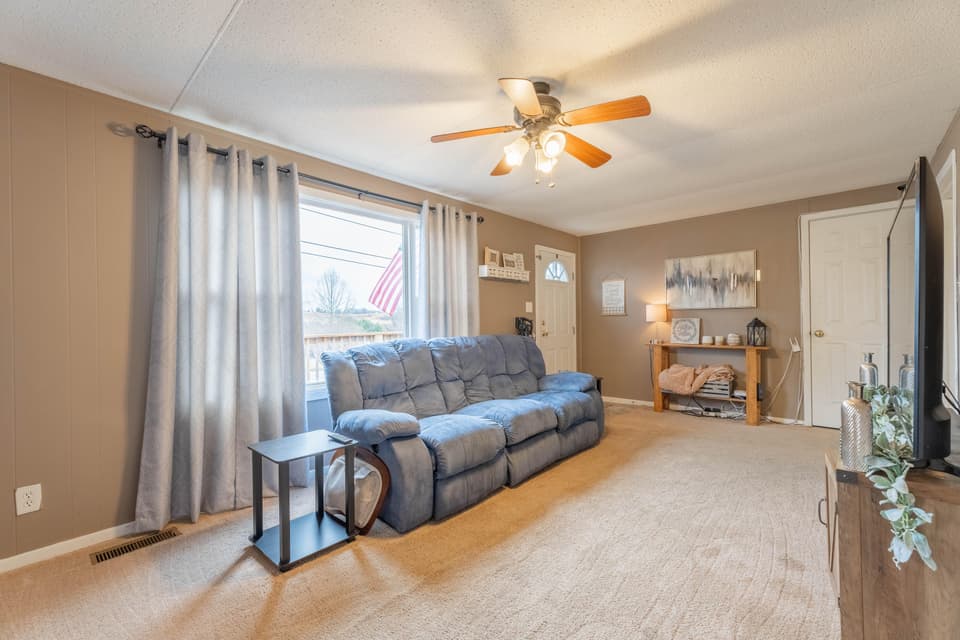 1270 Spruce St, photo 6 of 30