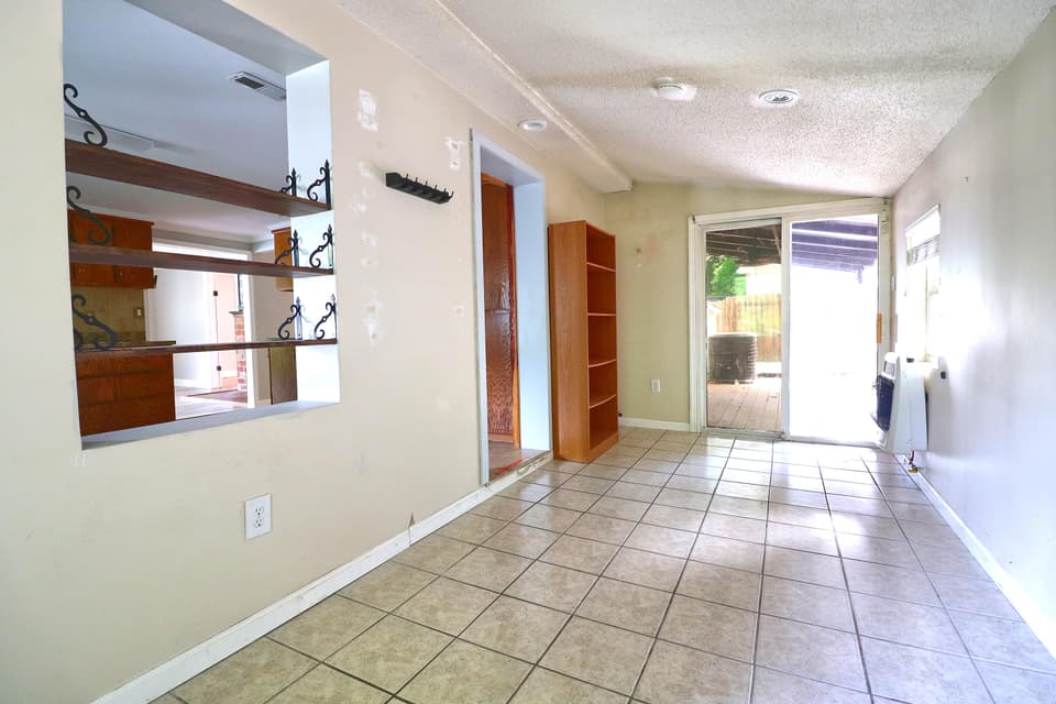 829 Walton Rd, photo 12 of 18