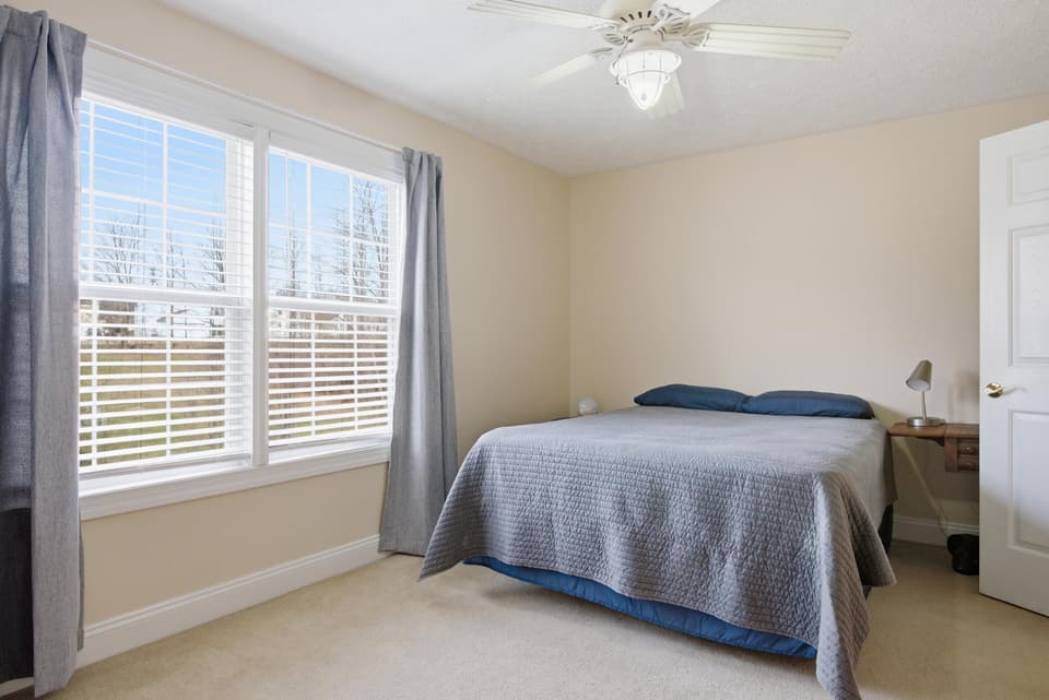 565 Oaktree Boulevard, photo 22 of 31