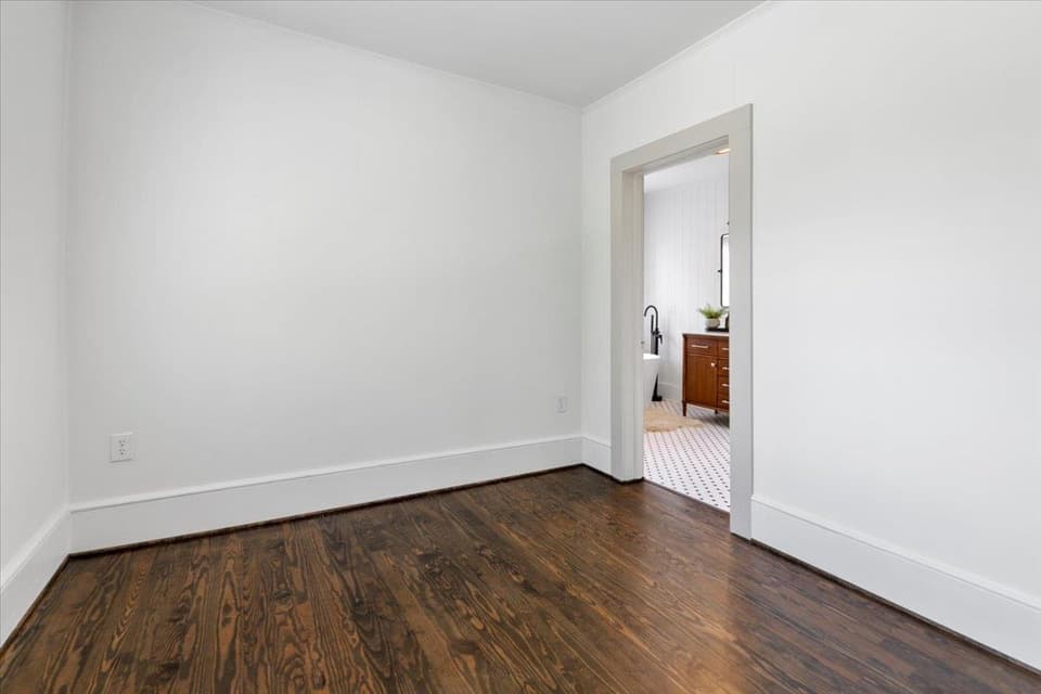 612 E Main Street, photo 33 of 40