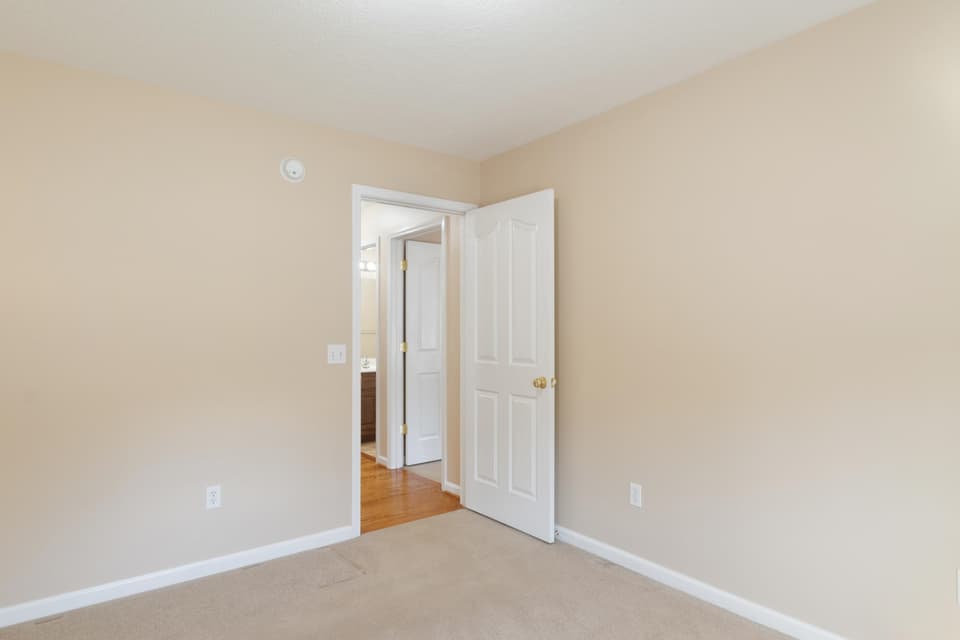 835 College Street, photo 16 of 33