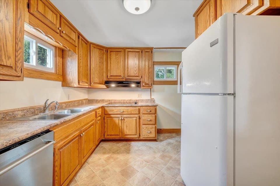 625 Mountainview Drive SW, photo 6 of 31