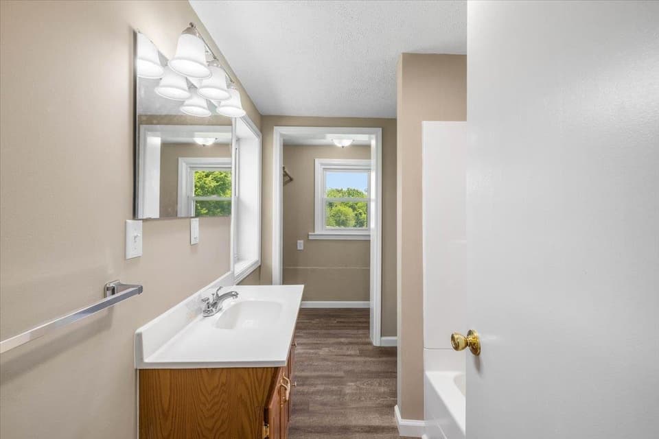 665 Liberty Street, photo 15 of 29