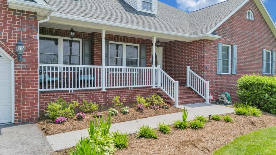 2055 Lake Vista Drive, photo 12 of 40