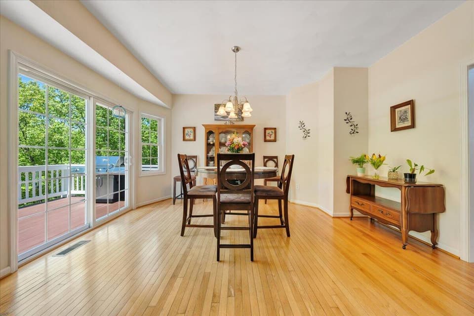 1041 Green Ridge Rd, photo 17 of 40
