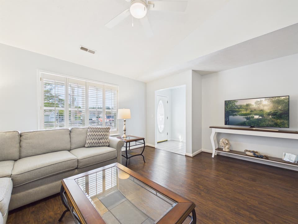 232 Wheatland Court NE, photo 10 of 38