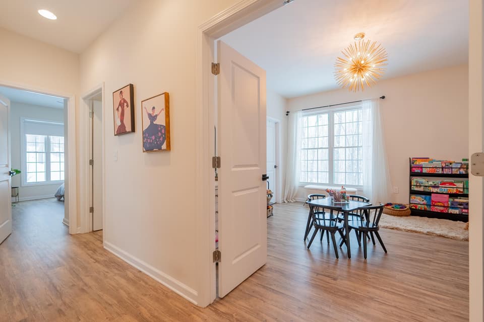 1350 Flint Drive, photo 9 of 40